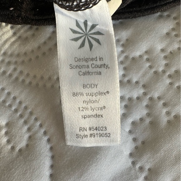 Gorgeous Black Athleta Leggings Size XXS - Picture 4 of 4